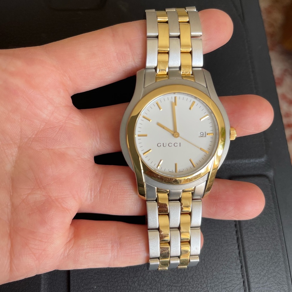 Men’s Gucci watch